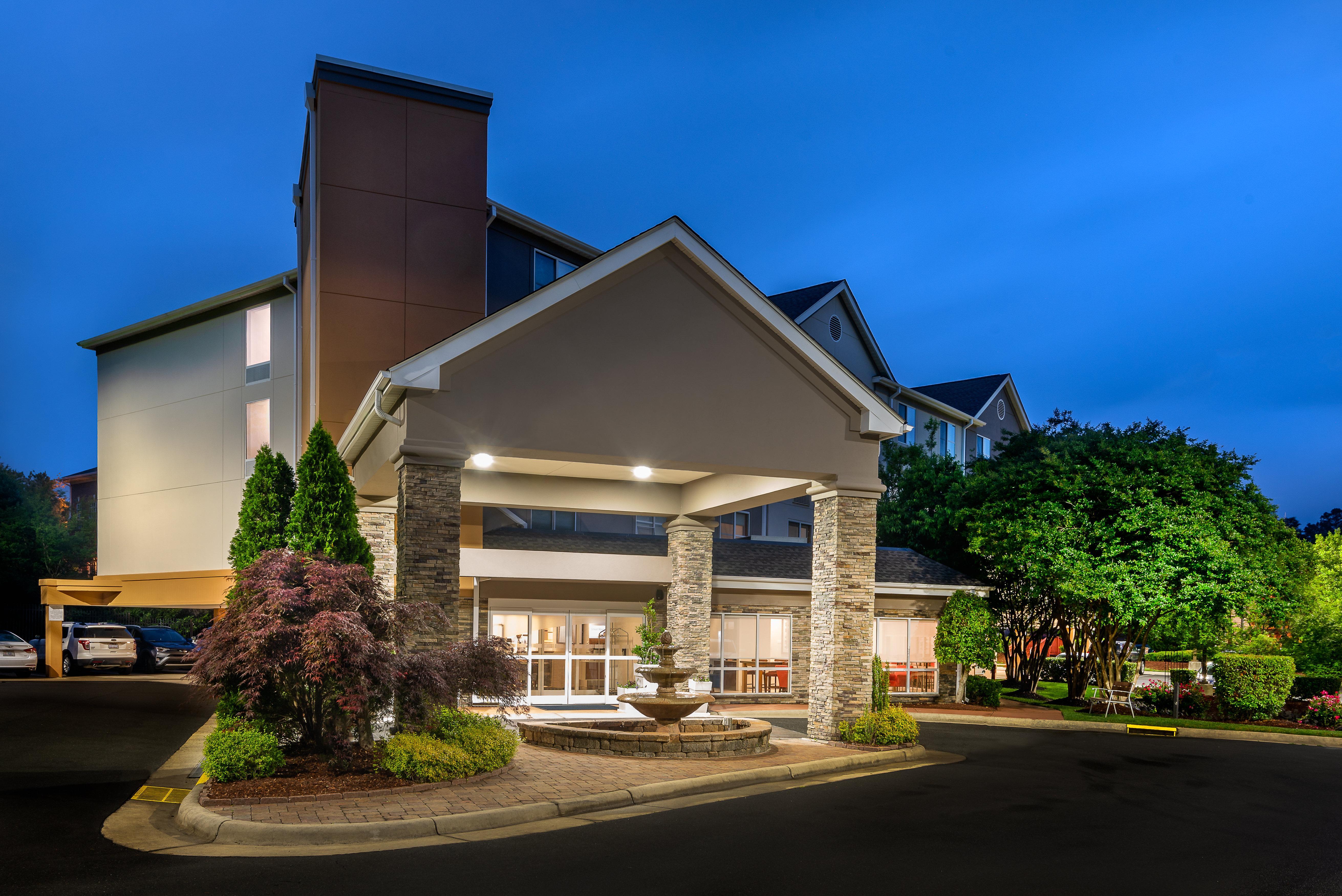 Holiday Inn Express Chapel Hill, An Ihg Hotel Exterior photo